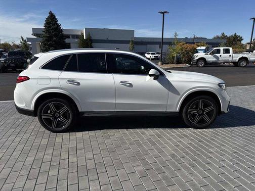 2026 Mercedes-Benz GLC 300 4MATIC