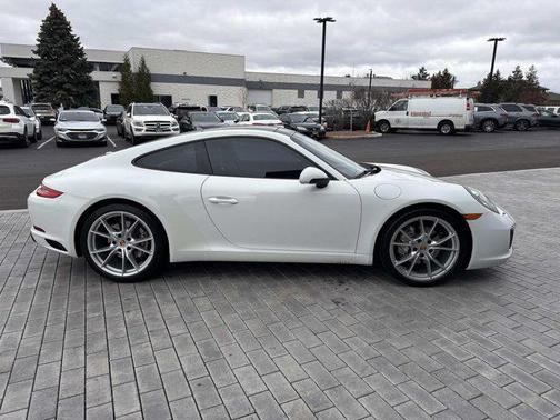 2017 Porsche 911 Carrera