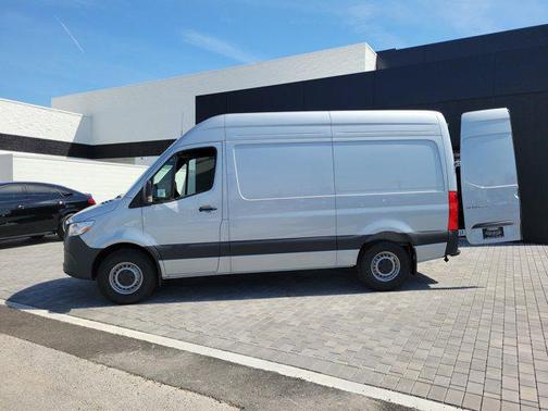 2025 Mercedes-Benz Sprinter 2500 Standard Roof