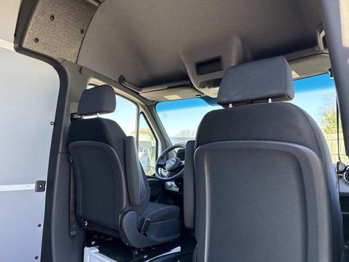 2026 Mercedes-Benz Sprinter 2500 Standard Roof