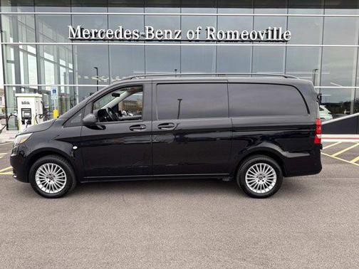 2023 Mercedes-Benz Metris Base