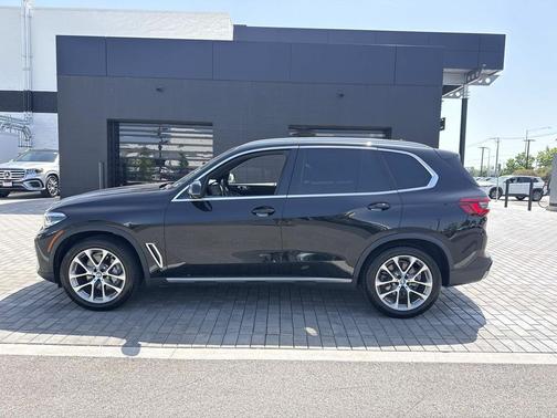 Black Sapphire Metallic 2020 BMW X5 xDrive40i