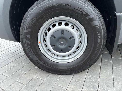 2024 Mercedes-Benz Sprinter 2500 Standard Roof
