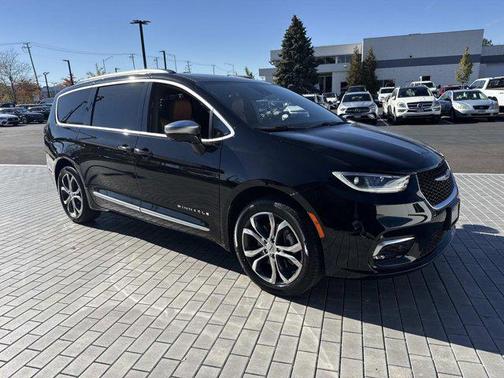 2025 Chrysler Pacifica L