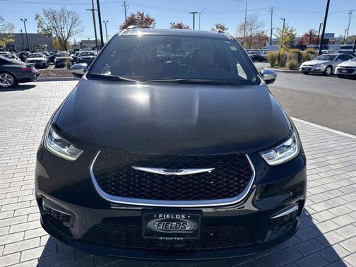 2025 Chrysler Pacifica L