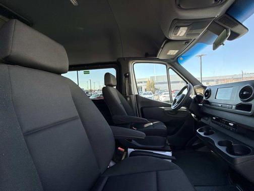 2024 Mercedes-Benz Sprinter 2500 Standard Roof