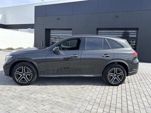 2025 Mercedes-Benz GLC 300 4MATIC