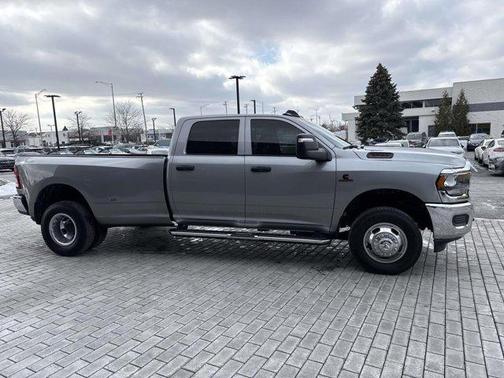 2024 RAM 3500 Tradesman Crew Cab 4x4 8' Box