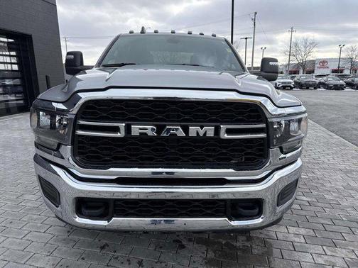 2024 RAM 3500 Tradesman Crew Cab 4x4 8' Box