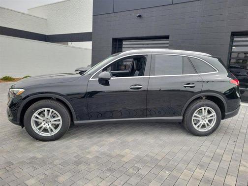 2025 Mercedes-Benz GLC 300 4MATIC