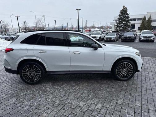 2025 Mercedes-Benz GLC 300 4MATIC