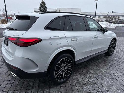 2025 Mercedes-Benz GLC 300 4MATIC
