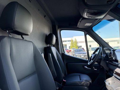 2025 Mercedes-Benz Sprinter 2500 Standard Roof