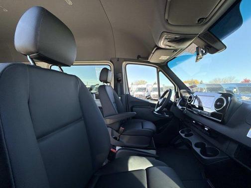 2026 Mercedes-Benz Sprinter 2500 Standard Roof