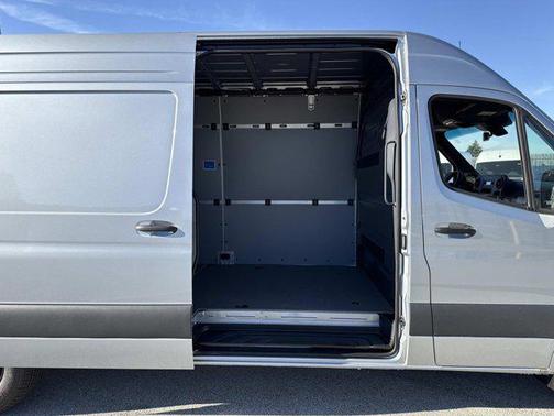 2025 Mercedes-Benz Sprinter 2500 High Roof