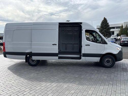 2025 Mercedes-Benz Sprinter 2500 High Roof