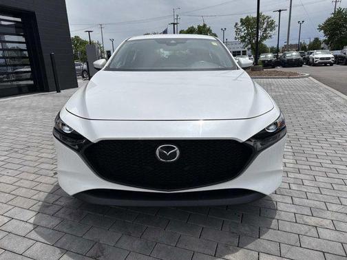 Snowflake White Pearl Mica 2022 Mazda Mazda3 FWD