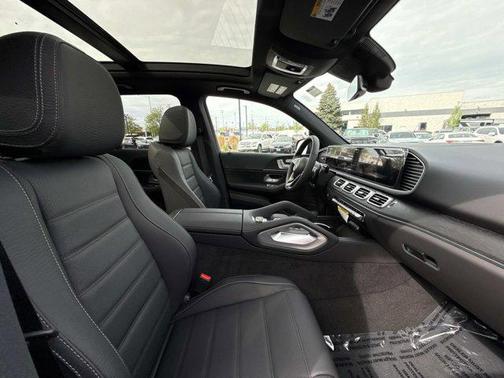 Black 2026 Mercedes-Benz GLE 580 4MATIC