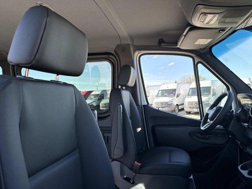 2026 Mercedes-Benz Sprinter 2500 Standard Roof