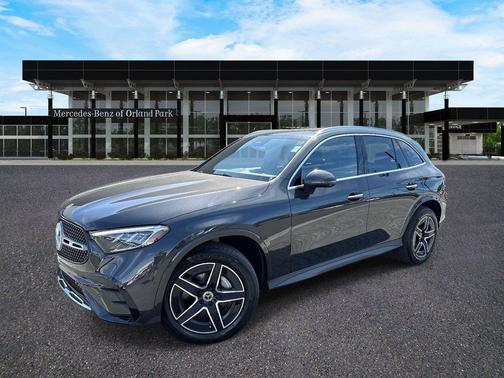 Graphite Grey Metallic 2026 Mercedes-Benz GLC 300 4MATIC