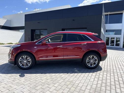 Infrared Tintcoat 2021 Cadillac XT5 Premium Luxury