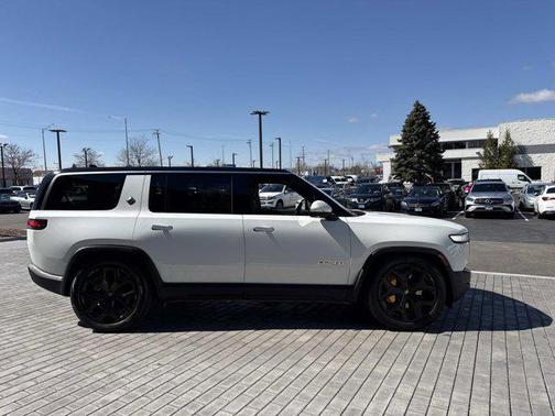 2023 Rivian R1S Adventure