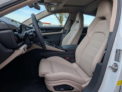 2026 Porsche Panamera RWD