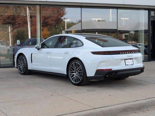 2026 Porsche Panamera RWD