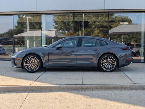 2026 Porsche Panamera 4 E-Hybrid