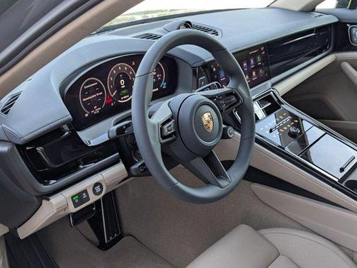 2026 Porsche Panamera 4 E-Hybrid