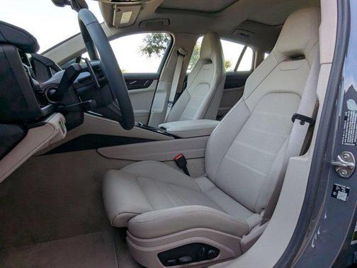 2026 Porsche Panamera 4 E-Hybrid