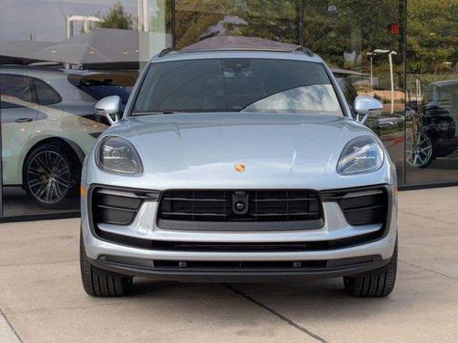 2026 Porsche Macan AWD