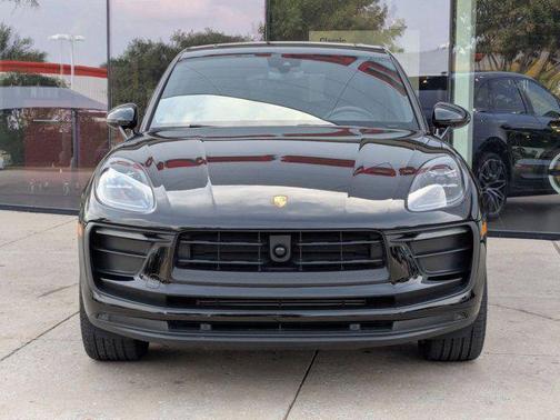 2025 Porsche Macan AWD