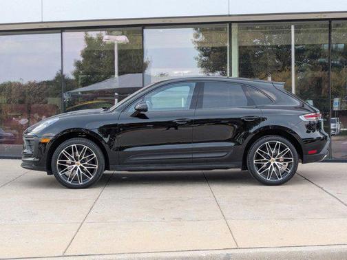 2025 Porsche Macan AWD