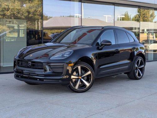 2026 Porsche Macan AWD