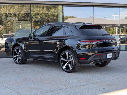 2026 Porsche Macan AWD