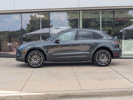 Volcano Grey Metallic 2026 Porsche Macan