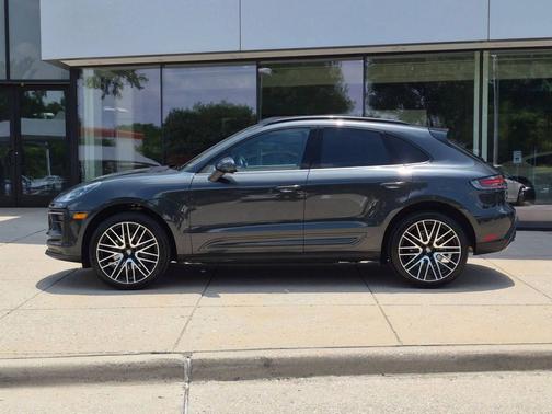 Volcano Grey Metallic 2026 Porsche Macan