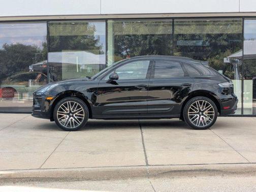 2026 Porsche Macan AWD