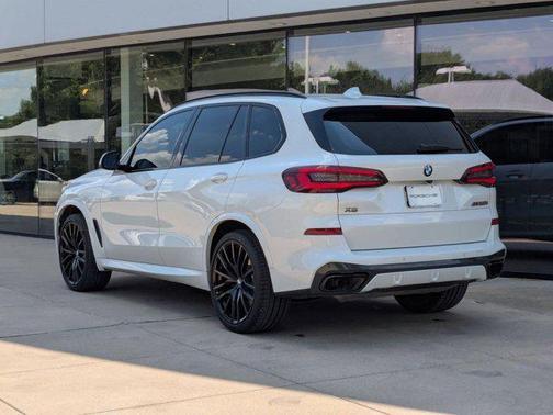 2022 BMW X5 M50i