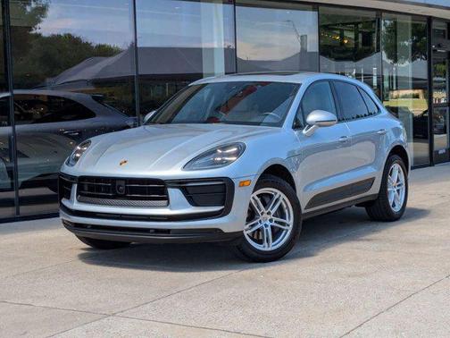 2025 Porsche Macan Base