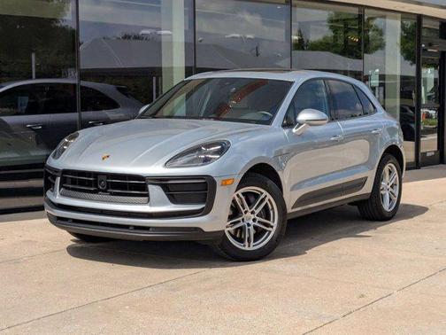 2025 Porsche Macan Base