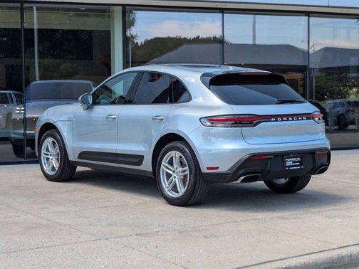 2025 Porsche Macan Base