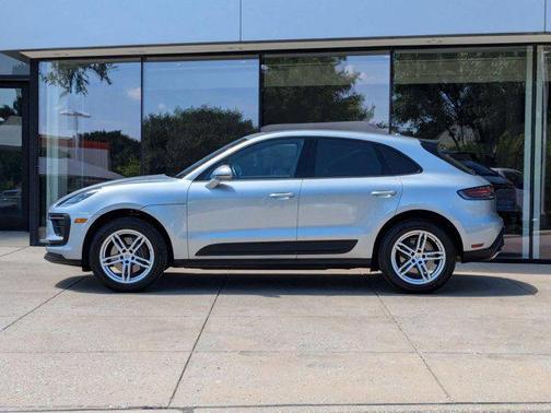 2025 Porsche Macan Base