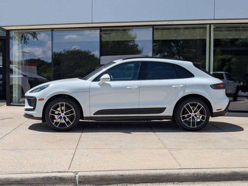 2025 Porsche Macan Base