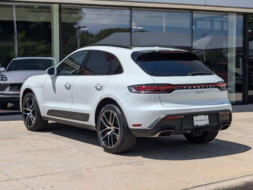 2025 Porsche Macan Base