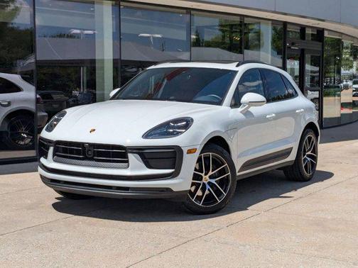 2025 Porsche Macan Base