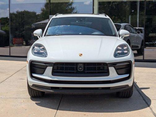 2025 Porsche Macan Base