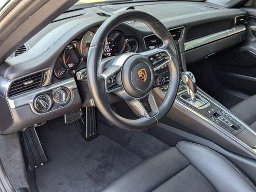 2019 Porsche 911 Carrera 4S