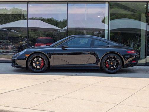 2019 Porsche 911 Carrera 4S